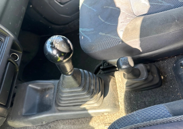 Suzuki Jimny cena 16605 przebieg: 205331, rok produkcji 2005 z Rzgów małe 154